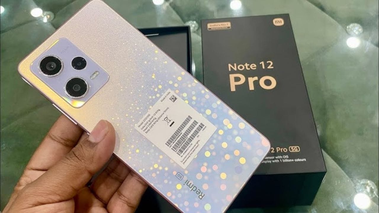 Redmi Note 12 Pro 5G अब फ्लिपकार्ट पर भारी डिस्काउंट में मिल रहा है। जानिए इसके दमदार फीचर्स, कैमरा, बैटरी और ऑफर की डिटेल्स।